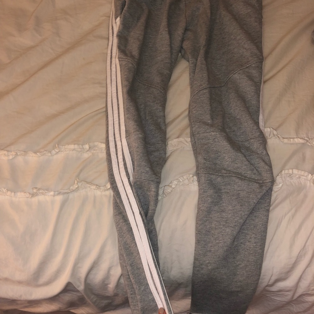 Revolve sweatpants - Picture 3 of 5